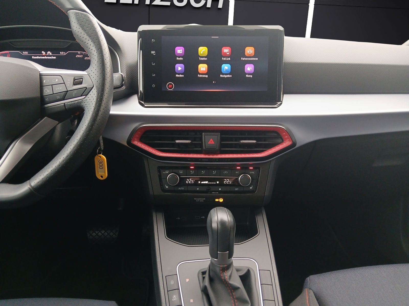 Fahrzeugabbildung SEAT Ibiza TSI FR-Line DSG LED Navi AID GRA PDC SH