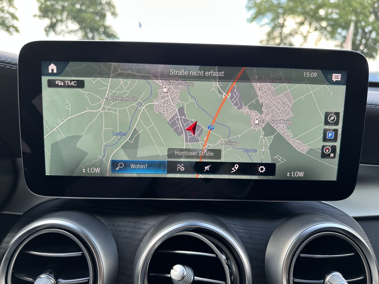 Fahrzeugabbildung Mercedes-Benz GLC 300de 4Matic AMG-Line NAV+LED+ACC+KAM+19ZOLL