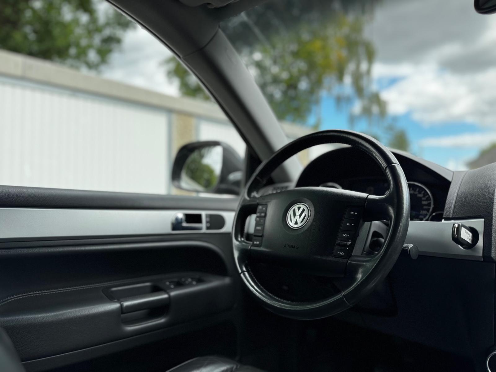 Volkswagen Touareg 3.0 V6 TDI | 239 ch | BVA | Cuir chauffant | Caméra de recul | Xénon adaptatif | GPS | Capacité de remorquage 3 500 kg