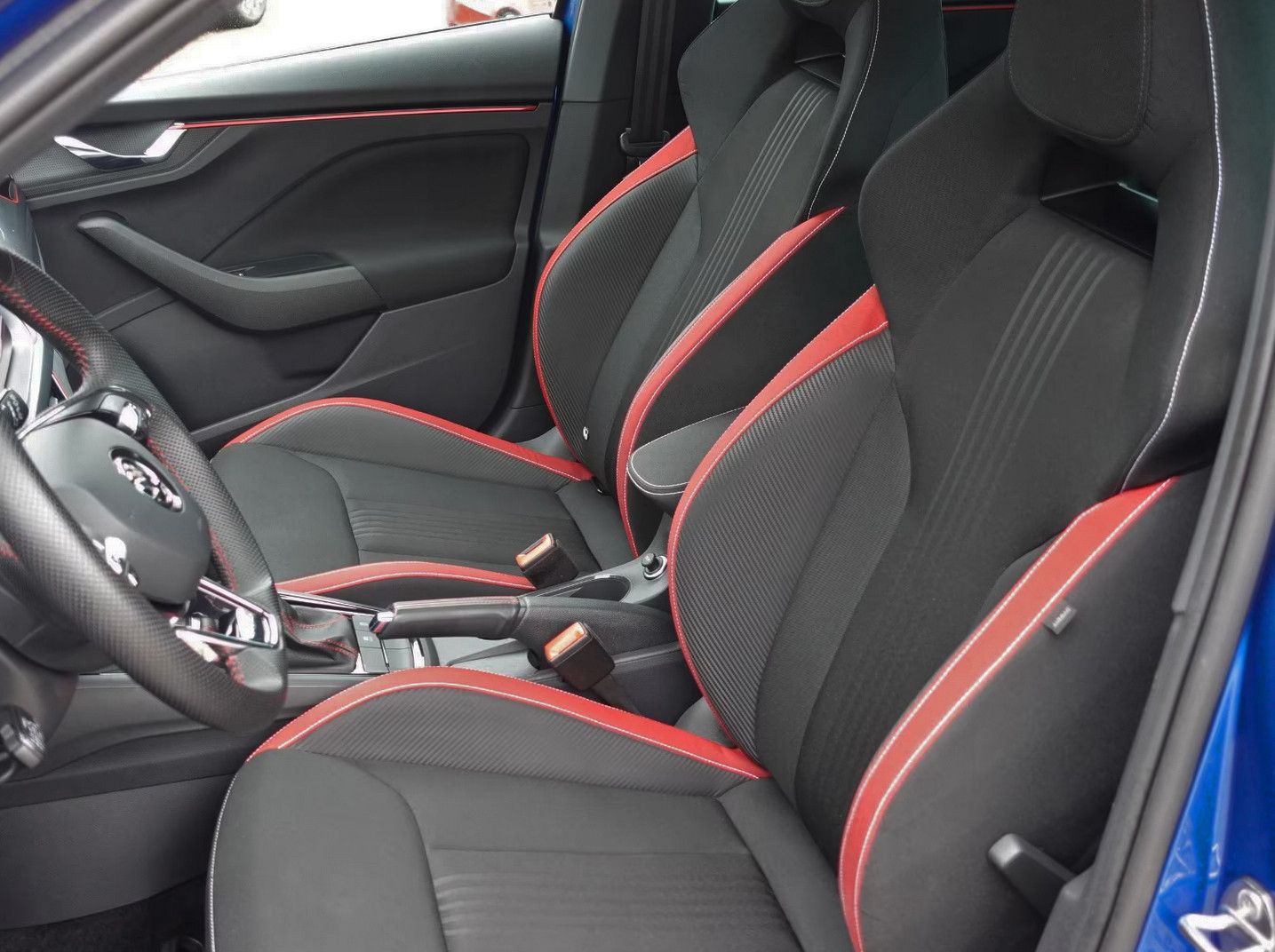 Fahrzeugabbildung SKODA Kamiq 1.5 TSI MONTE CARLO LED Navi Assist. 18"LM