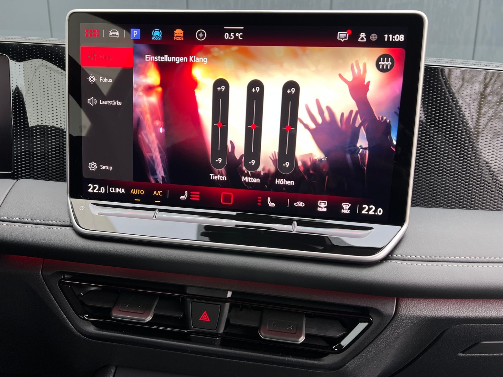 Fahrzeugabbildung Volkswagen Tiguan LIFE 1.5 eTSI DSG *AHK, LED Plus, App-Con