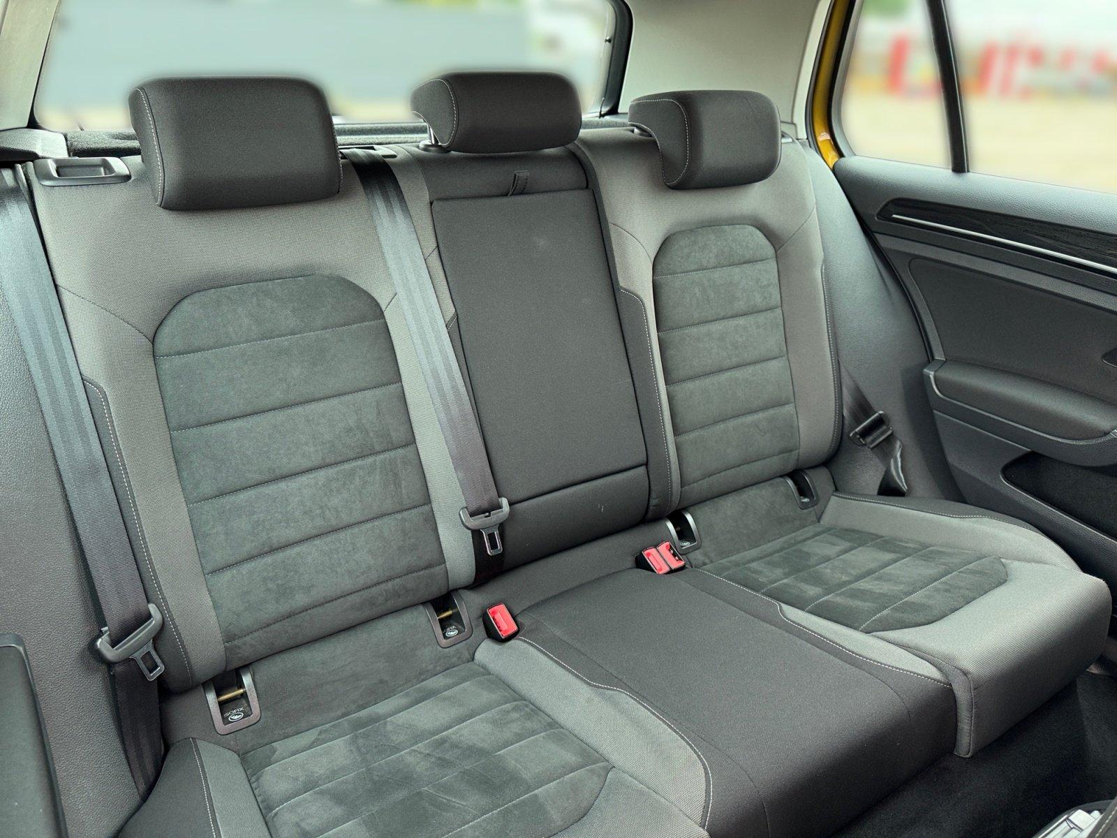 Volkswagen Golf VII Highline 1.4TSI DSG ACC DynLicht Klima