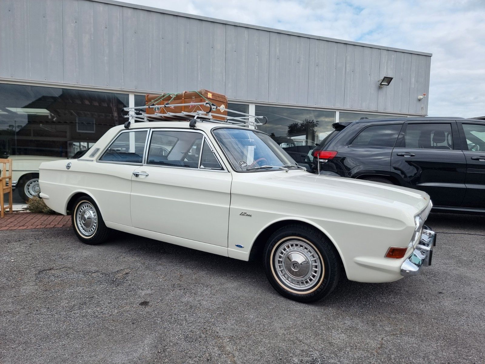 Fahrzeugabbildung Ford Taunus 12m P6/Einmalig schön+Kpl. restauriert
