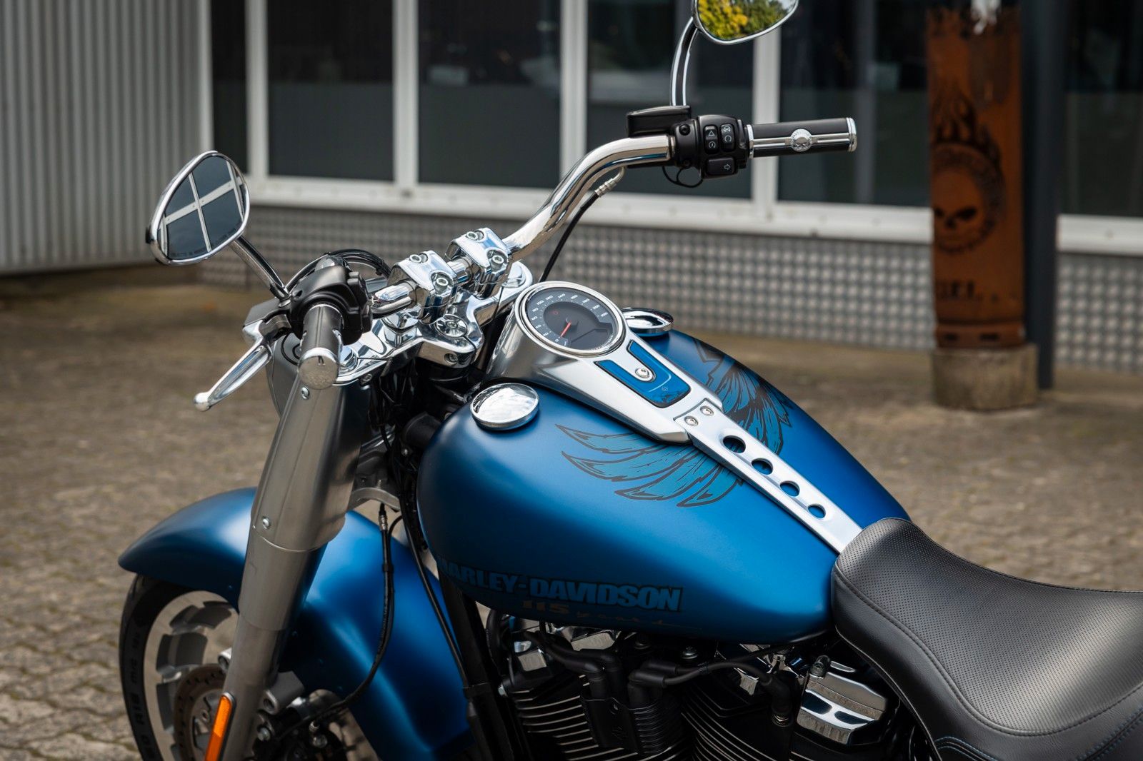Fahrzeugabbildung Harley-Davidson FLFBS FAT BOY SOFTAIL 114 CUI ANV. JEKILL&HYDE