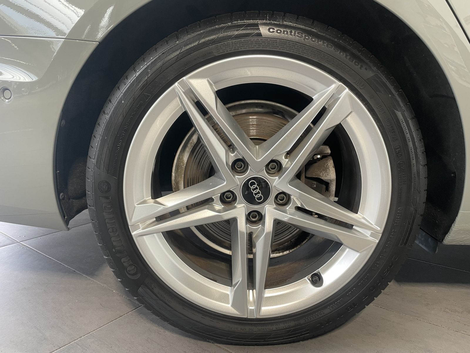 Fahrzeugabbildung Audi A4 Avant 40 TFSI Qu S-Line NAV+LED+360°+18ZO+1HD