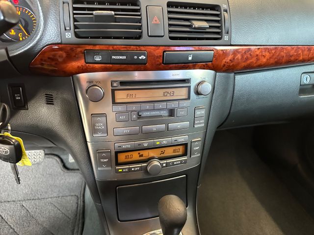Toyota Avensis 2.4 Executive Liftback