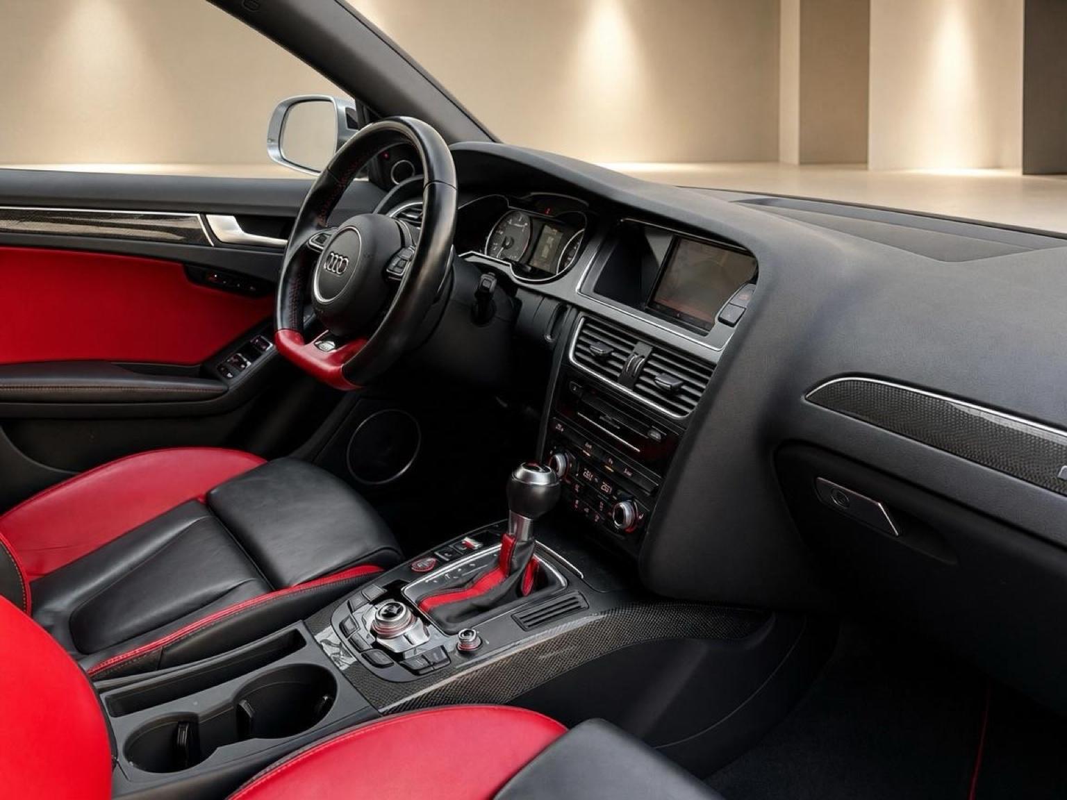 Audi S4 Avant 3.0 TFSI quattro 333 S tronic / Bang & Olufsen / Chauffage stationnaire / Sièges à mémoire