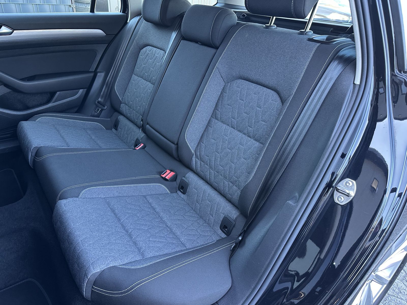 Fahrzeugabbildung Volkswagen Passat Variant GTE NAV+IQ-LIGHT+AHK+KAMERA+17ZO