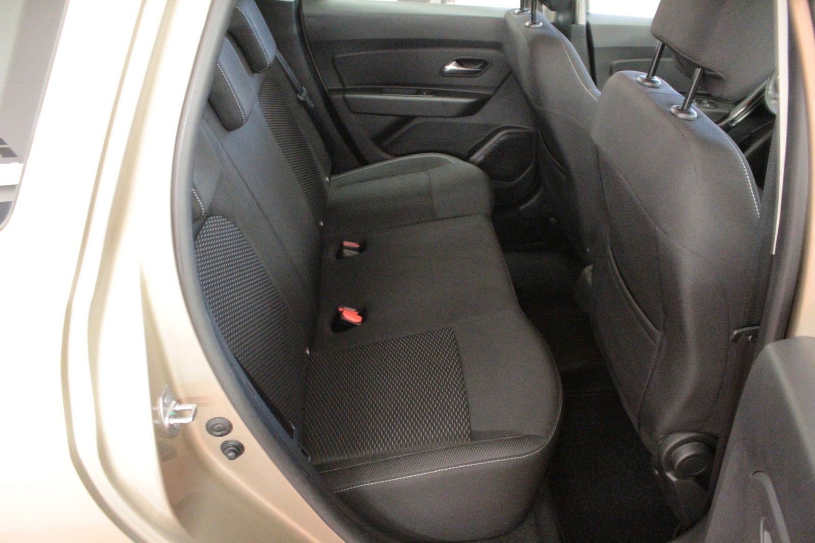 Fahrzeugabbildung Dacia Duster Tce100 Comfort 2WD*AHK*