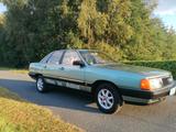 Audi 100 - Audi 100 mit Anhängerkupplung