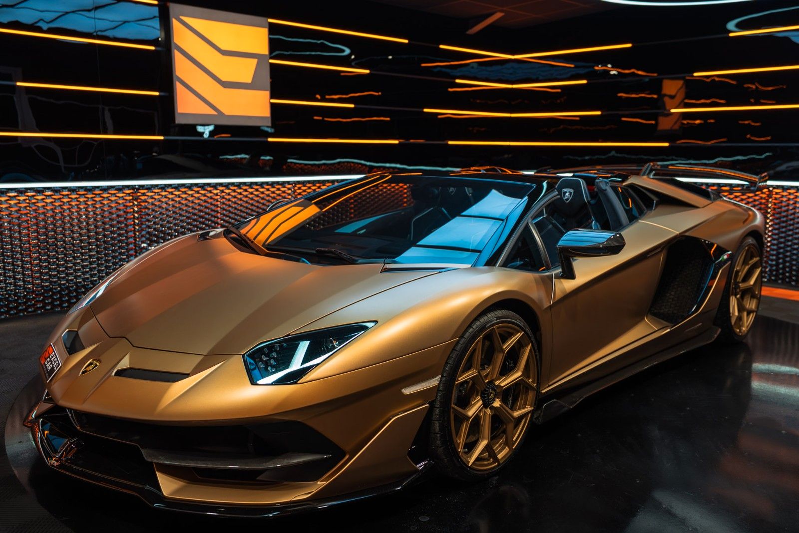 LAMBORGHINI Aventador