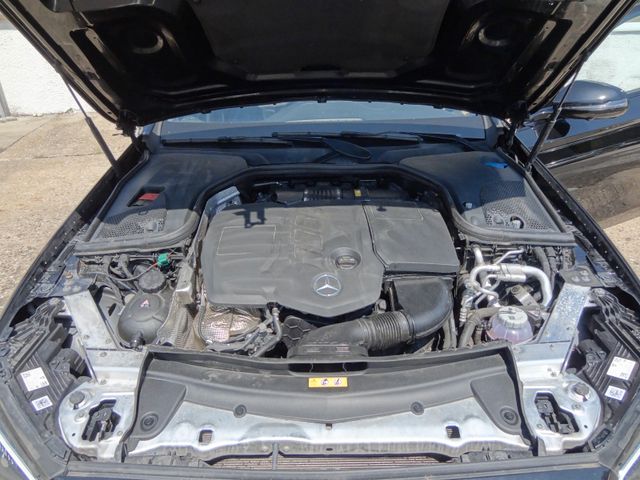 Fahrzeugabbildung Mercedes-Benz E 300 de/AMG/Pano/Widesreen/AHK/Leder/