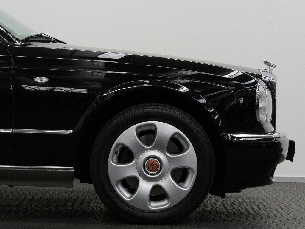 Fahrzeugabbildung Bentley Arnage Long Wheel Base/TABLES/WALNUT/PDC