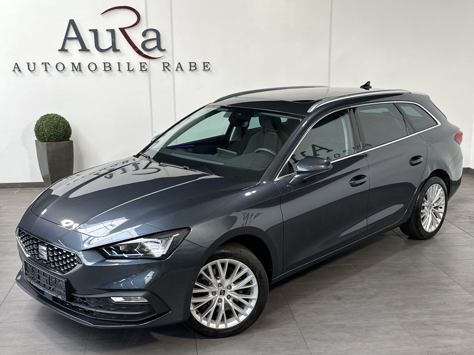 Fahrzeugabbildung SEAT Leon SpT 2.0 TDI DSG Xcellence NAV+LED+ACC+PANO