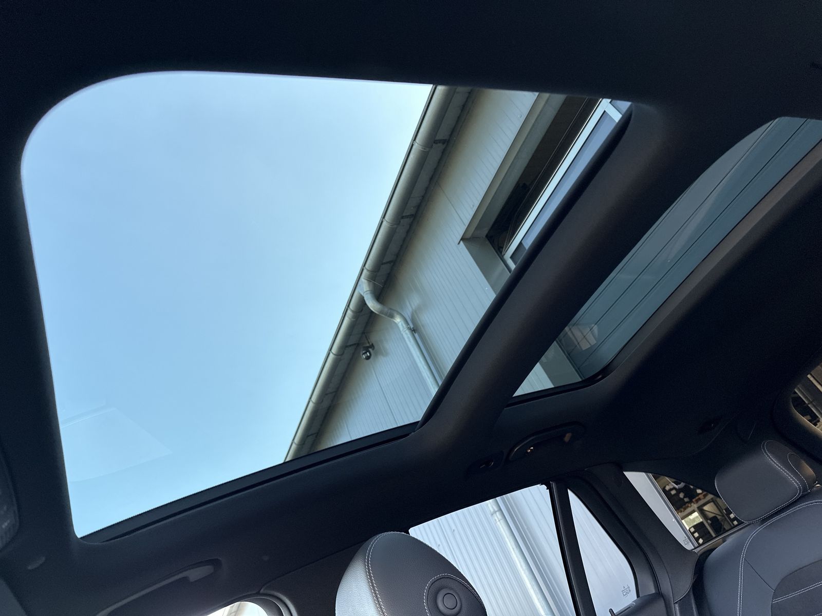 Fahrzeugabbildung Mercedes-Benz GLC 300de 4M AMG-Line NAV+LED+AHK+360°+PANO+19ZO