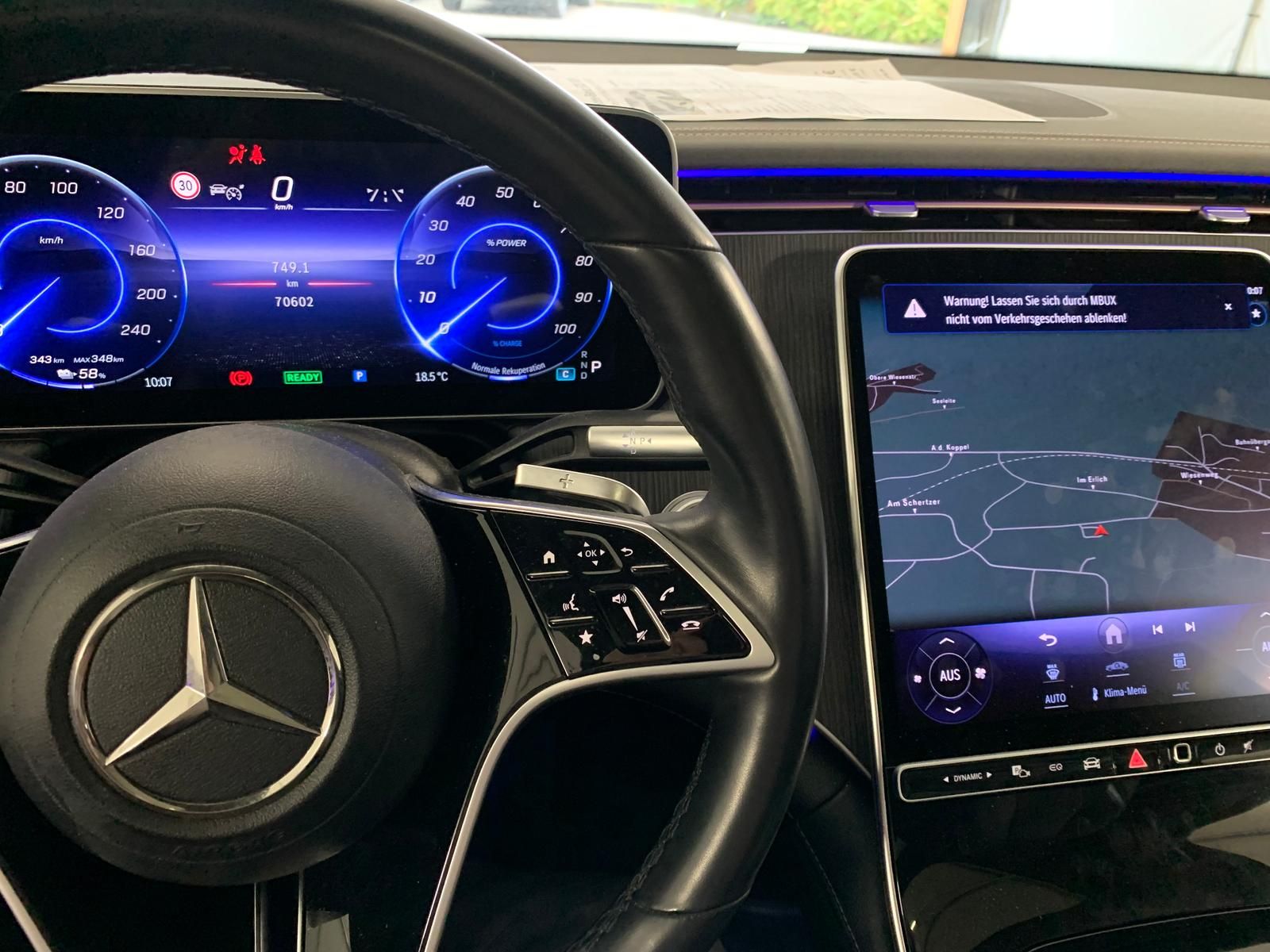 Mercedes-Benz EQS SUV 450 7-Sitze DISTRONIC PANO AHK AIR 21 foto 16
