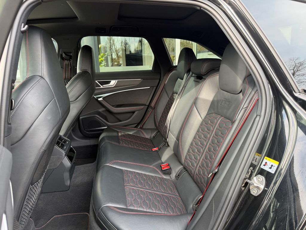 AUDI RS6 Avant PERFORMANCE/ STANDHZG./ B&O/ 22"/ PANO AUDI RS6 Avant PERFORMANCE/ STANDHZG./ B&O/ 22"/ PANO