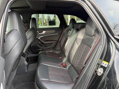AUDI RS6 Avant PERFORMANCE/ STANDHZG./ B&O/ 22"/ PANO AUDI RS6 Avant PERFORMANCE/ STANDHZG./ B&O/ 22"/ PANO