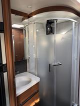 Niesmann + Bischoff flair 880 Clou Line mit Vollauststattung - Wohnmobil oder -wagen Clou