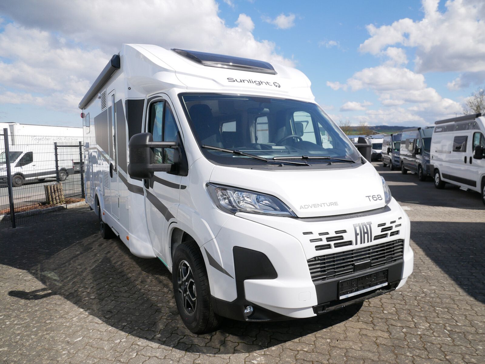 Fahrzeugabbildung Sunlight Adventure T 68 Hubbett, Automatik