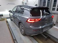 Volkswagen GolfVIII Lim.Active2.0TDI DSG/PANO/AHK/GARANTIE