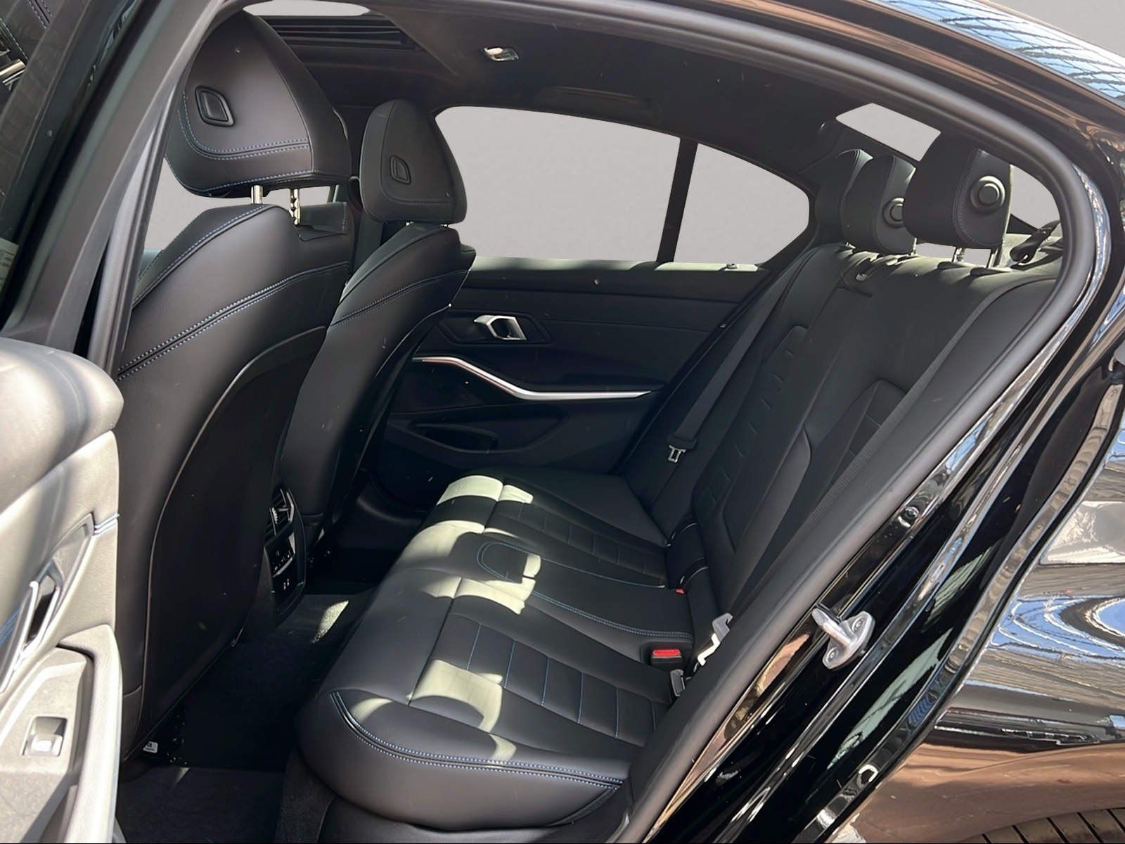 BMW 330 - Bild 17