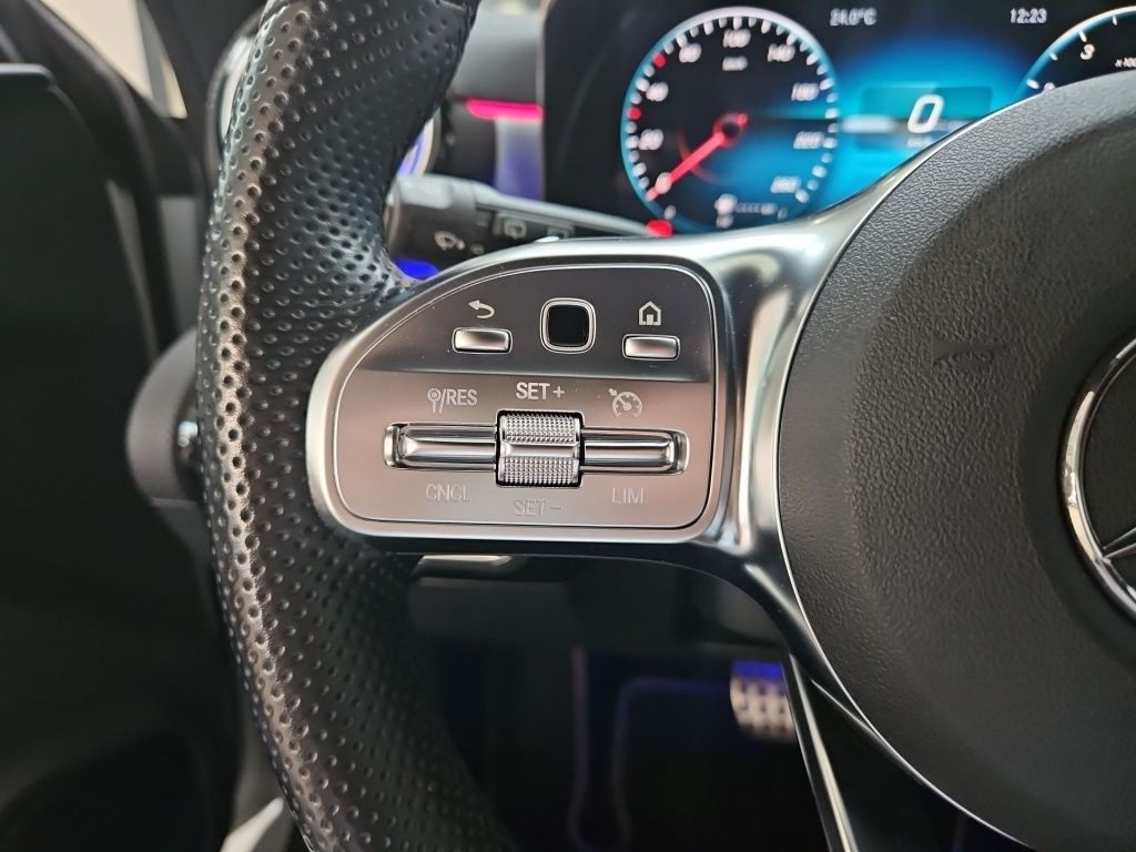 Fahrzeugabbildung Mercedes-Benz CLA 200 SB AMG Night AHK LED 360° Sport Sound