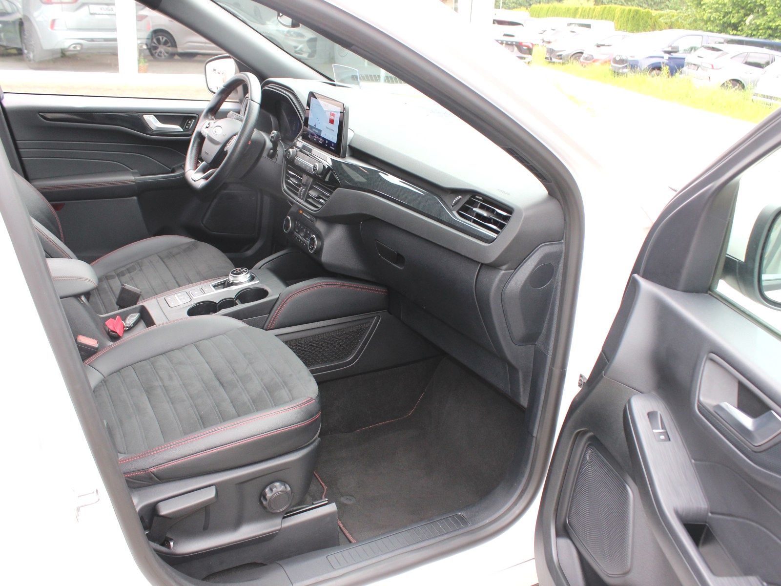 Fahrzeugabbildung Ford Kuga Plug-In Hybrid ST-Line X 2,5 Duratec