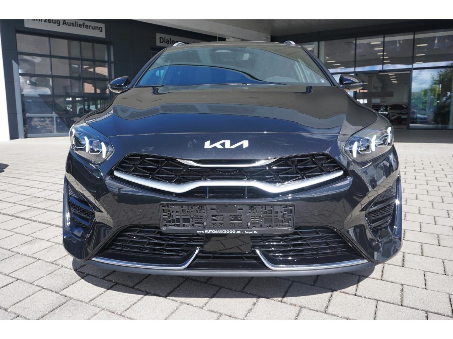 Kia Ceed_sw 1.5T 140 GT Line DCT7 Pano AHK Navi LED 