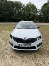 Skoda Octavia 2.0 TSI DSG RS60 Combi RS60, AHK, ACC - Skoda Octavia von privat