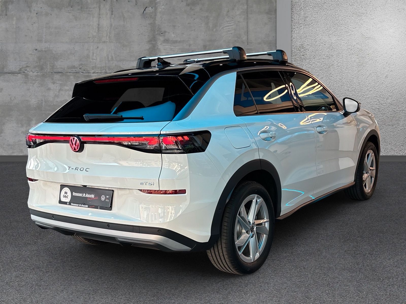 Fahrzeugabbildung Volkswagen T-Roc 1.5 eTSI Life Keyless ACC Kamera SHZ
