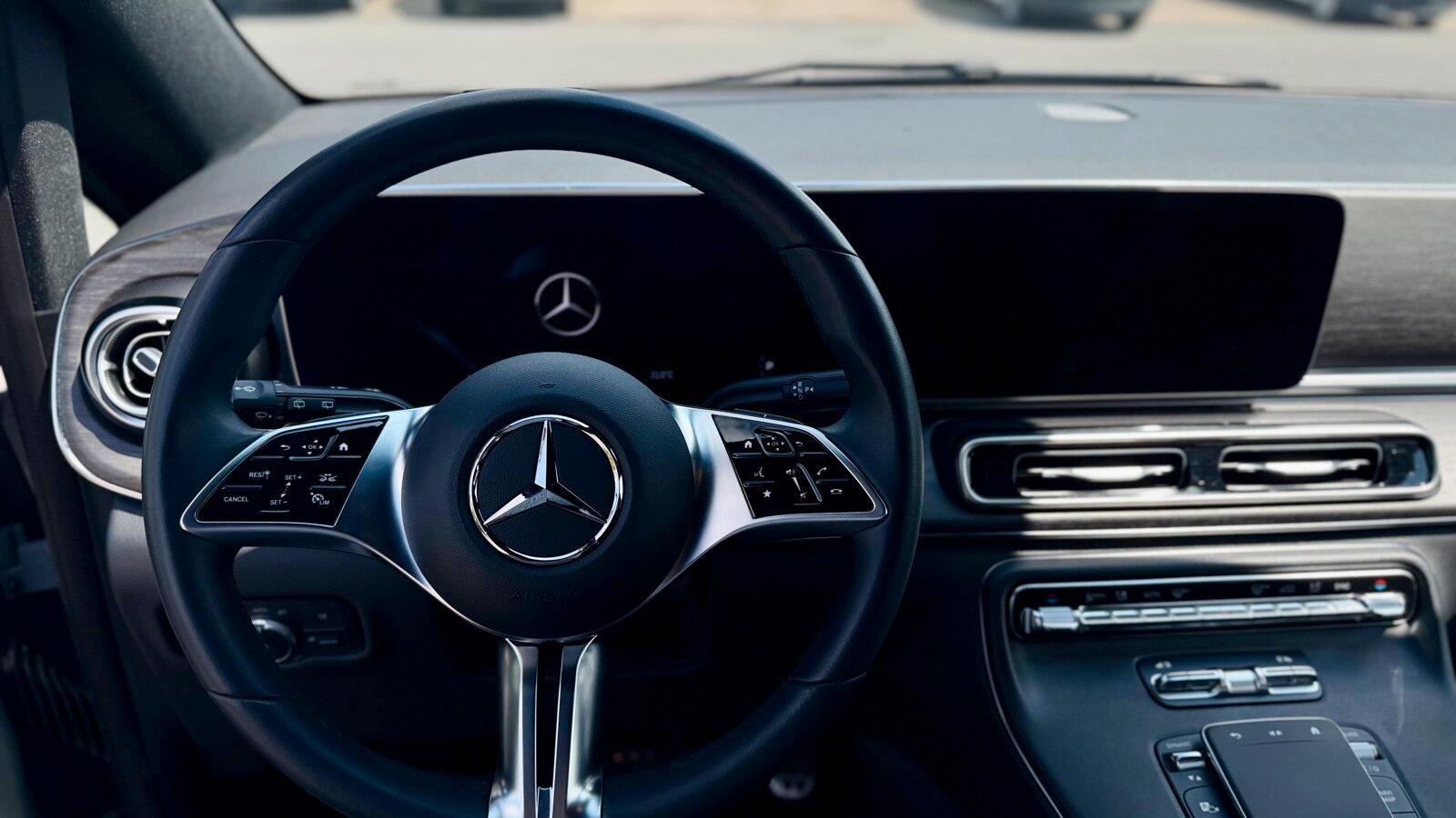 Mercedes-Benz V 250 d Style/L DISTR. Navi MULTIBEAM AHK
