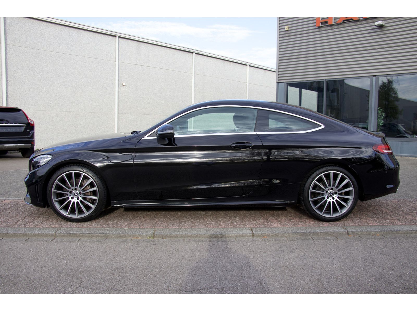 Mercedes-Benz C 180 Coupe AMG Line Navi LED 19" Standheizung imagem 3