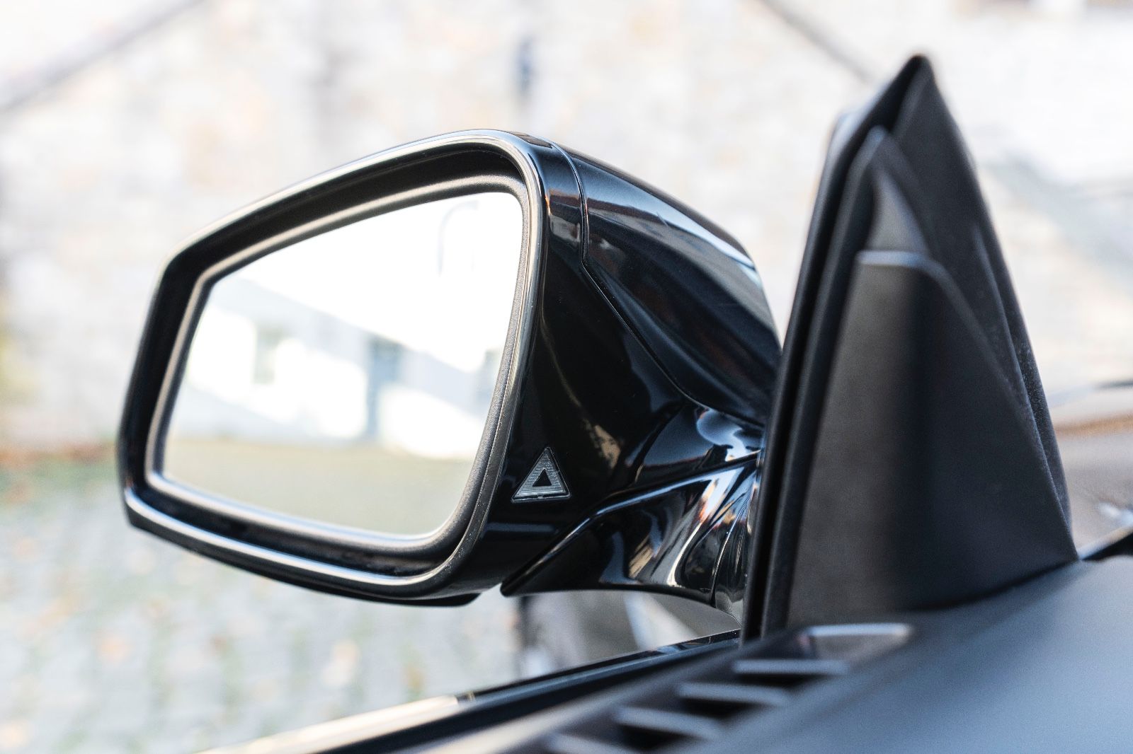 Fahrzeugabbildung BMW 650i xDrive Cabrio H&K LED CARPLAY NAV KAM ACC