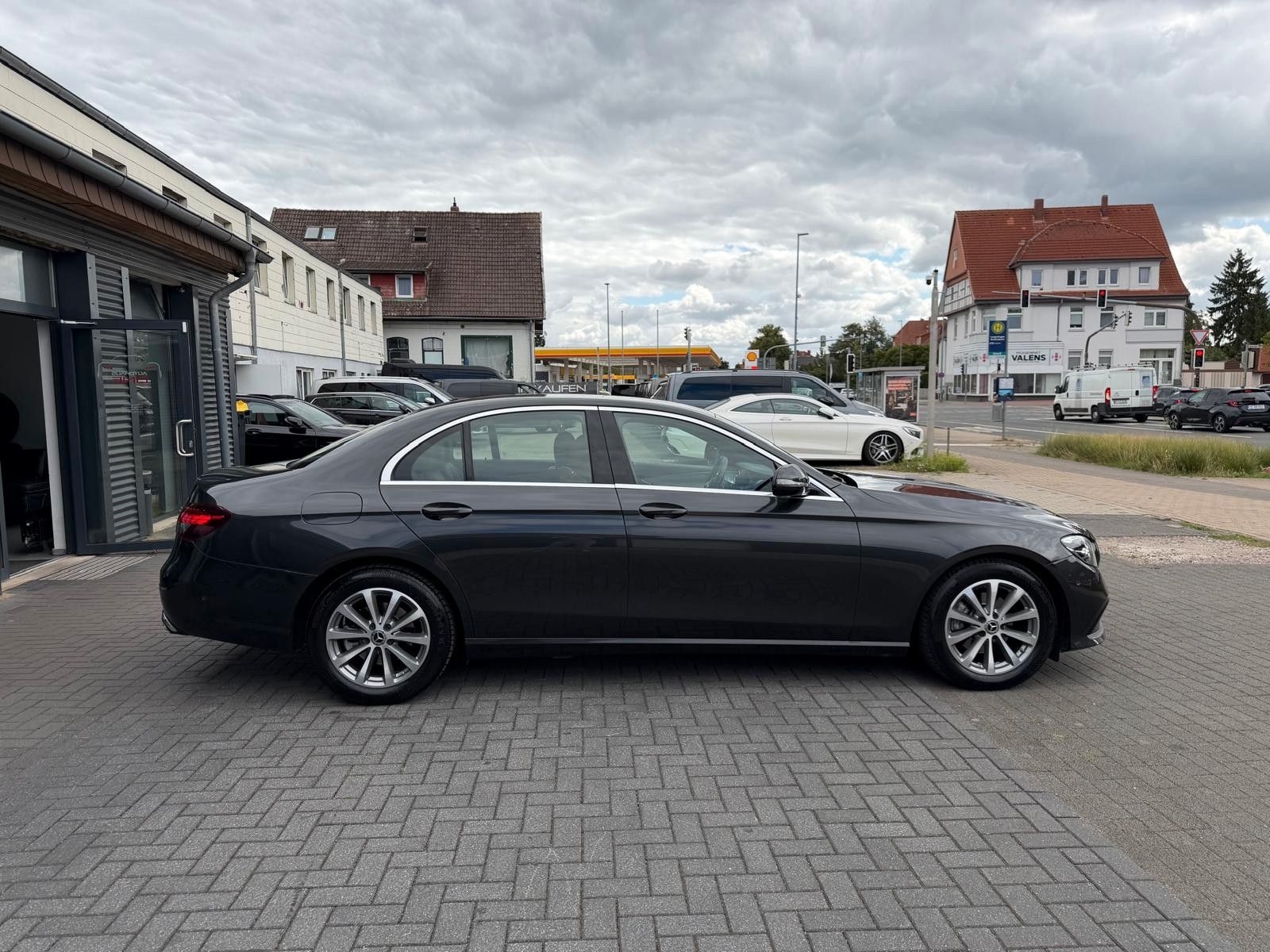 Mercedes-Benz E 200d LIMOUSINE AVANGARDE MBUX/VOLLLEDER foto 7