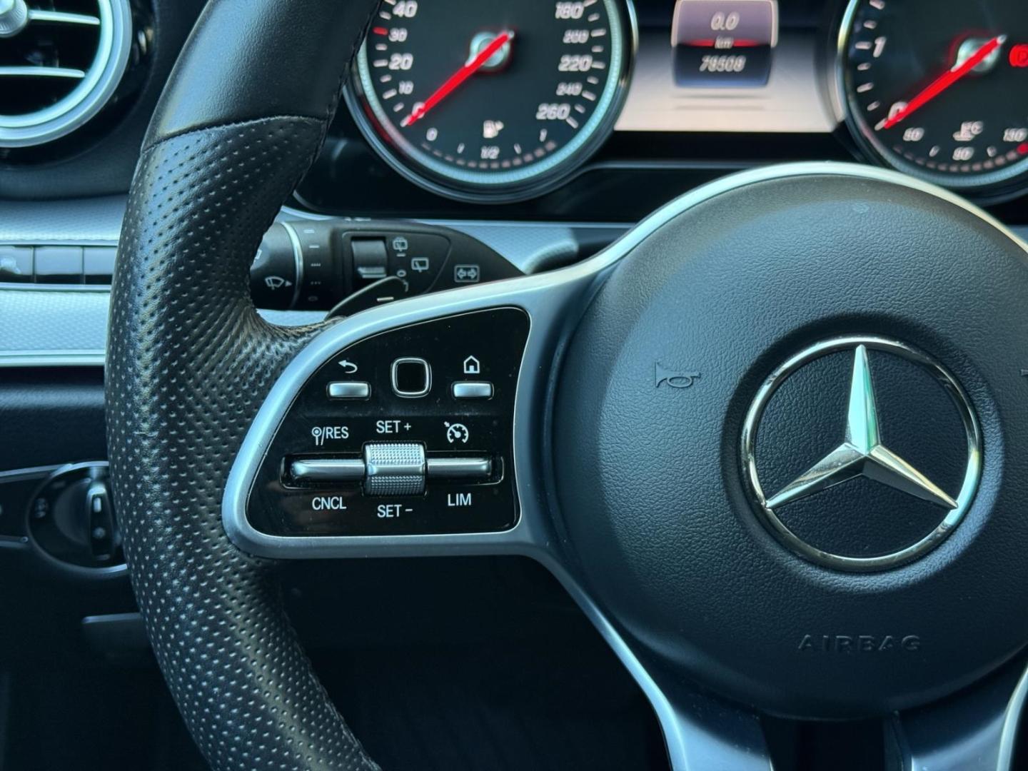 Mercedes-Benz E 220 d T Avantgarde MBUX COMAND Kamera LED Appl