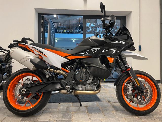 KTM 890 SMT Modell 2024 inkl. Tech-Pack - Vorführer