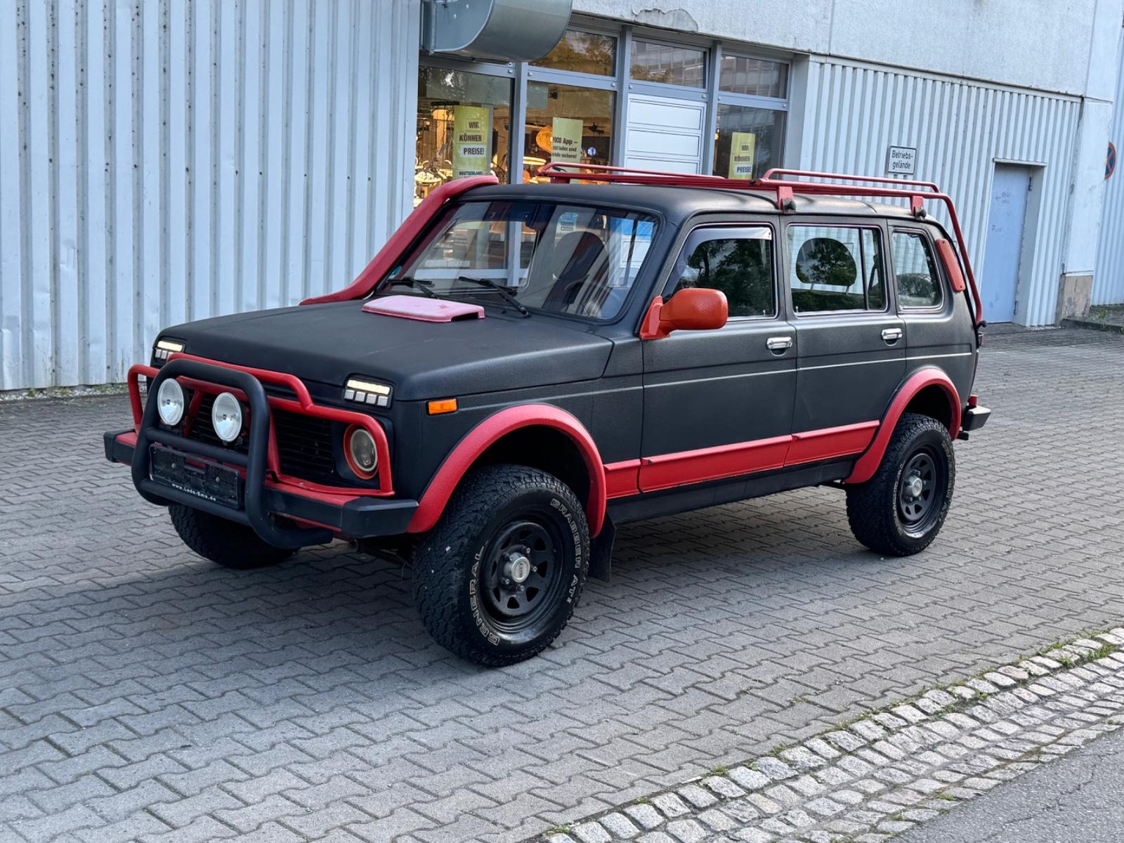 LADA NIVA - 1.7I 4X4 ORIGINAL - 83 CV - BVM - ATTELAGE FIXE
