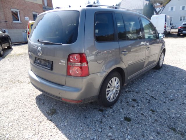 Fahrzeugabbildung Volkswagen Touran Freestyle BlueMotion/