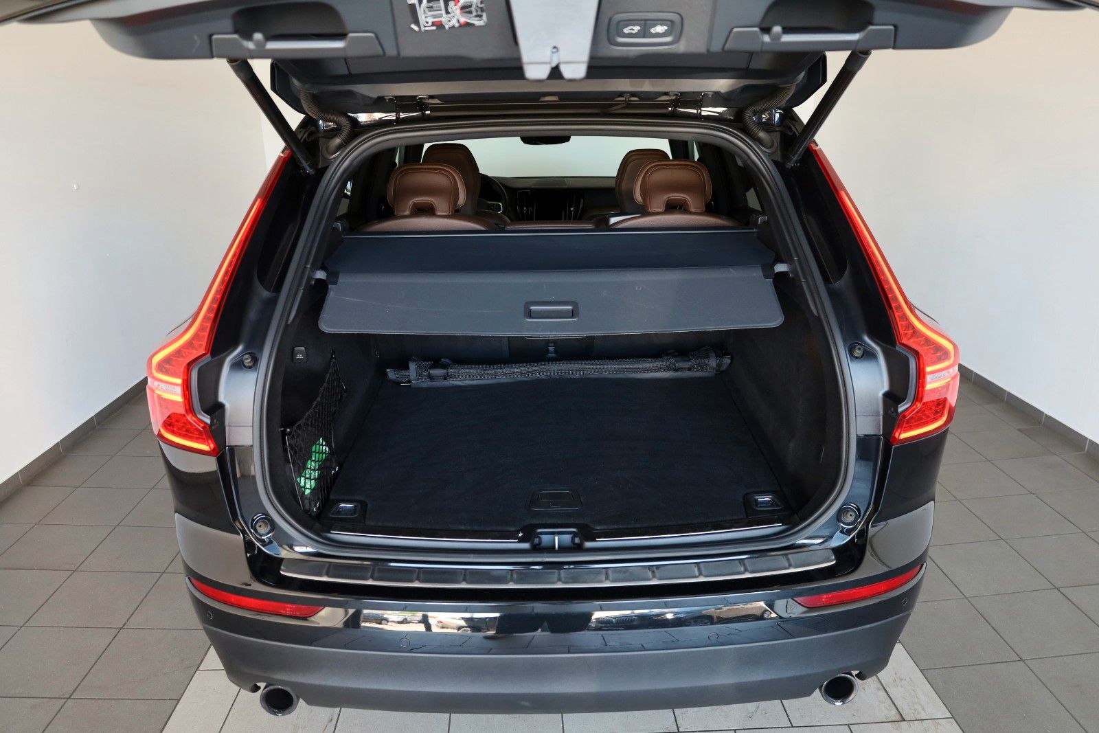 Fahrzeugabbildung Volvo XC60 Momentum Pro Geartr.Leder, Navi, SH, Kamera