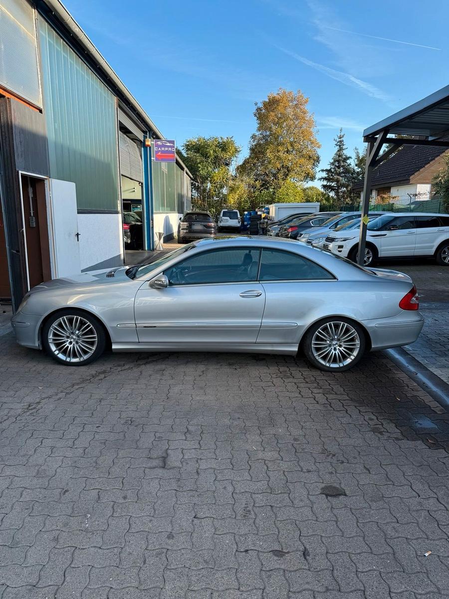 Mercedes-Benz CLK 320
