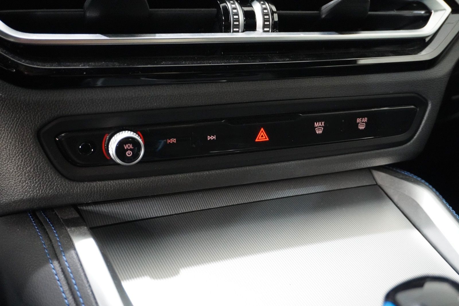 Fahrzeugabbildung BMW i4 Gran Coupe 40 eDrive M-SPORT NAVI/LED/360°/SH