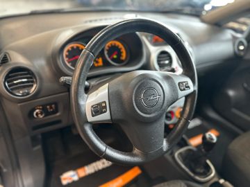 Opel Corsa D Selective *Klimaanlage*