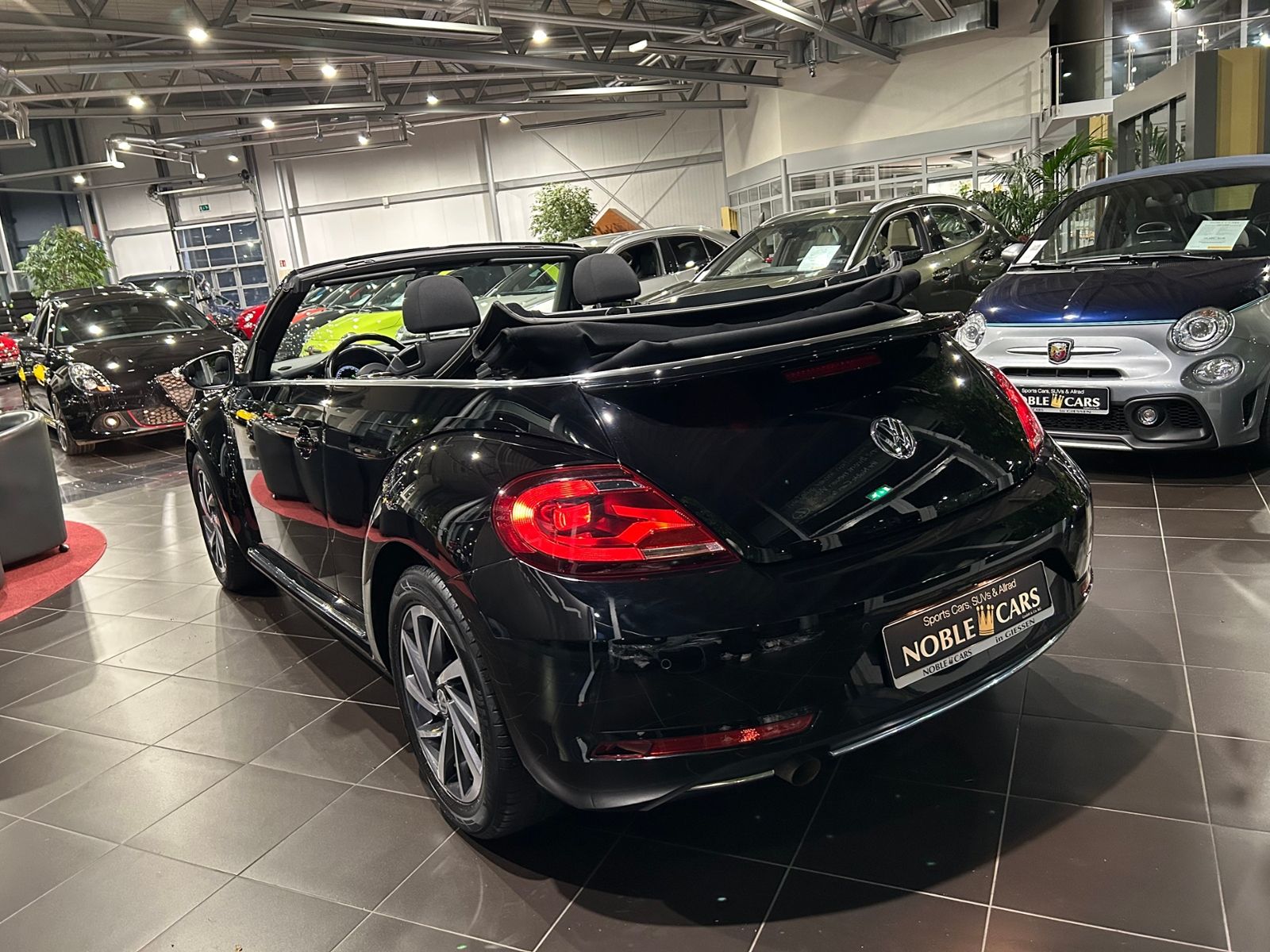 Fahrzeugabbildung Volkswagen Beetle Cabriolet Design BMT NAVI LEDER