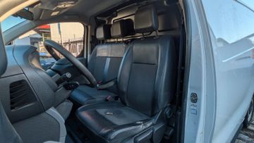 Opel Vivaro - 11