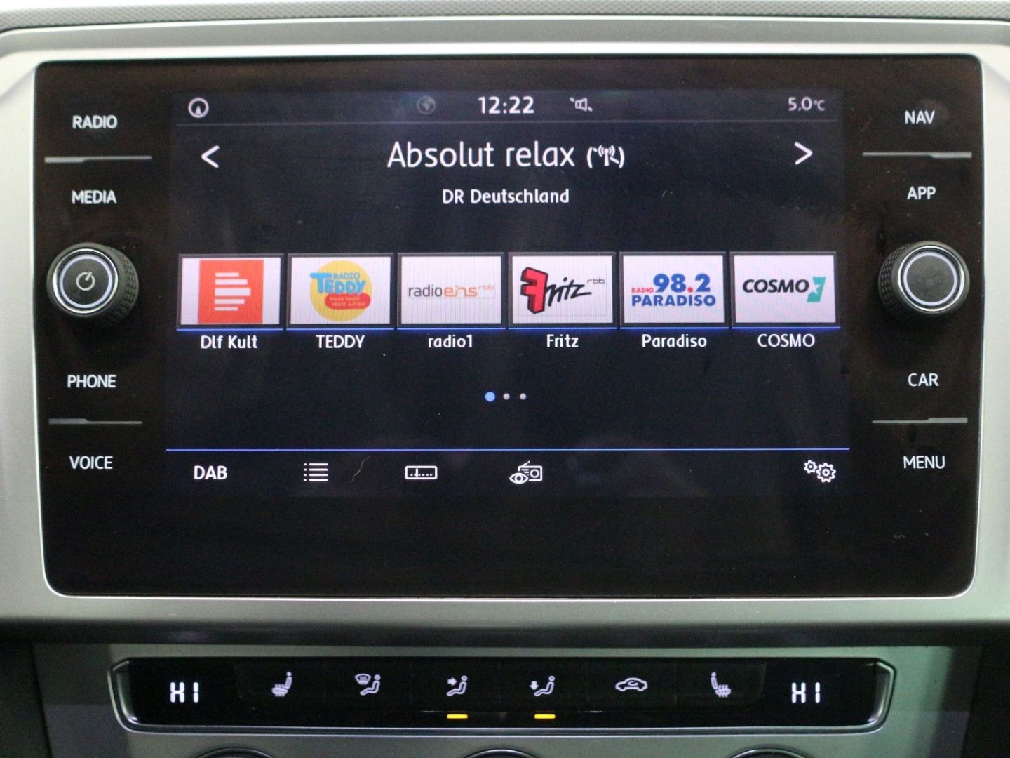 Fahrzeugabbildung Volkswagen Passat Comfortline DSG ACC DAB AID Kamera SHZ