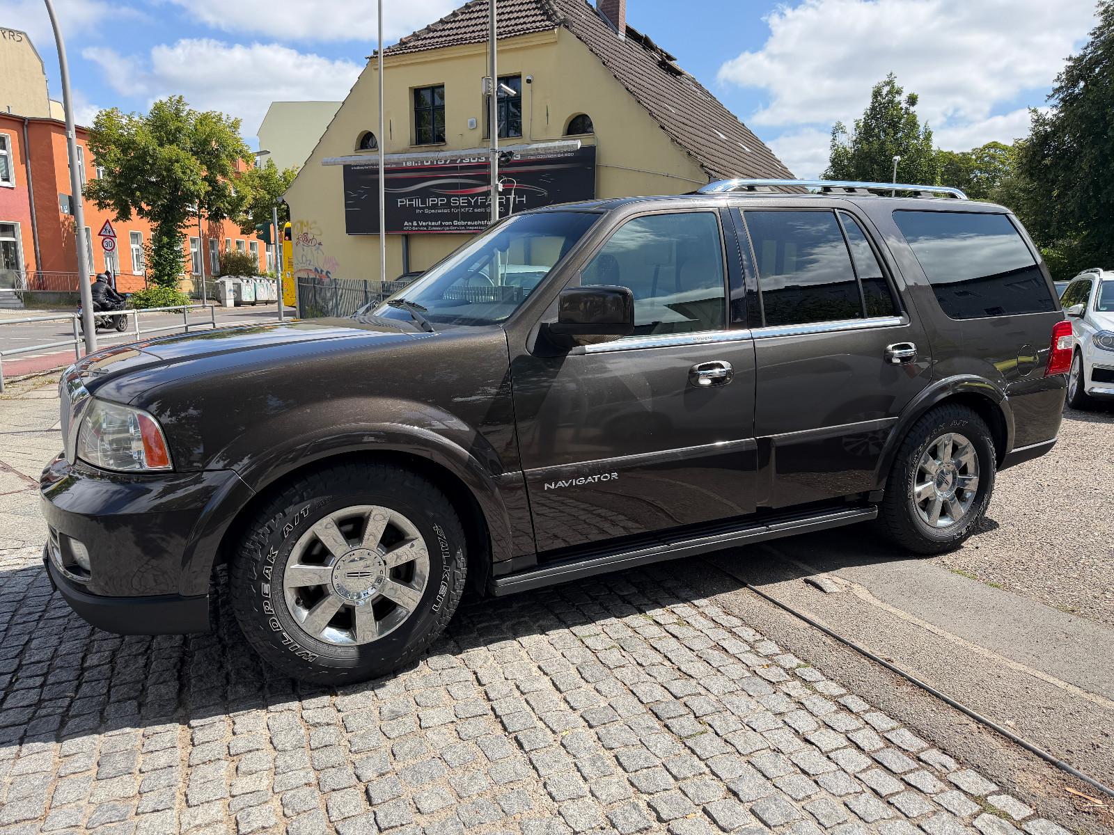 Lincoln NAVIGATOR 5,4L V8 4x4*AUT.*LEDER*EGSD*7-SITZE*