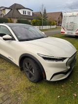 Ford Mustang Mach-E Emotor Extended Range 216kW, ... - weiße Ford Mustang Mach-E