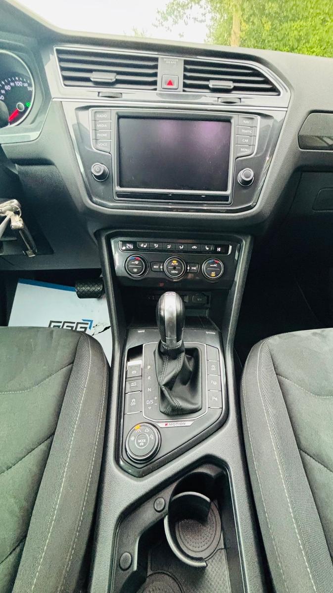 Volkswagen Tiguan Highline 2.0 TSI 179 ch DSG 4Motion / ACC / Caméra de recul / LED / Attelage pivotant