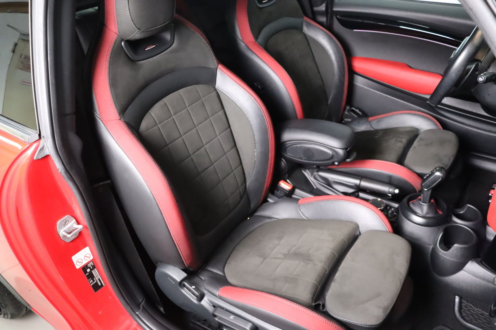 Fahrzeugabbildung MINI John Cooper Works * HUD * LED * Pano